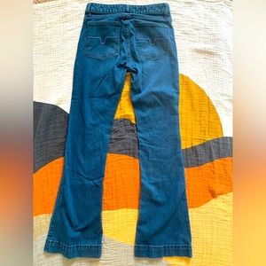 Kimes Lola size 2/32 length. Perfect condition.